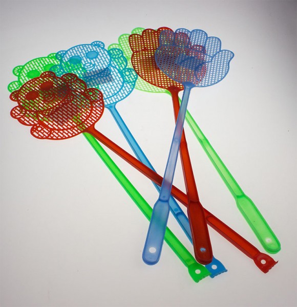 FLIEGENKLATSCHE,2F.SORT